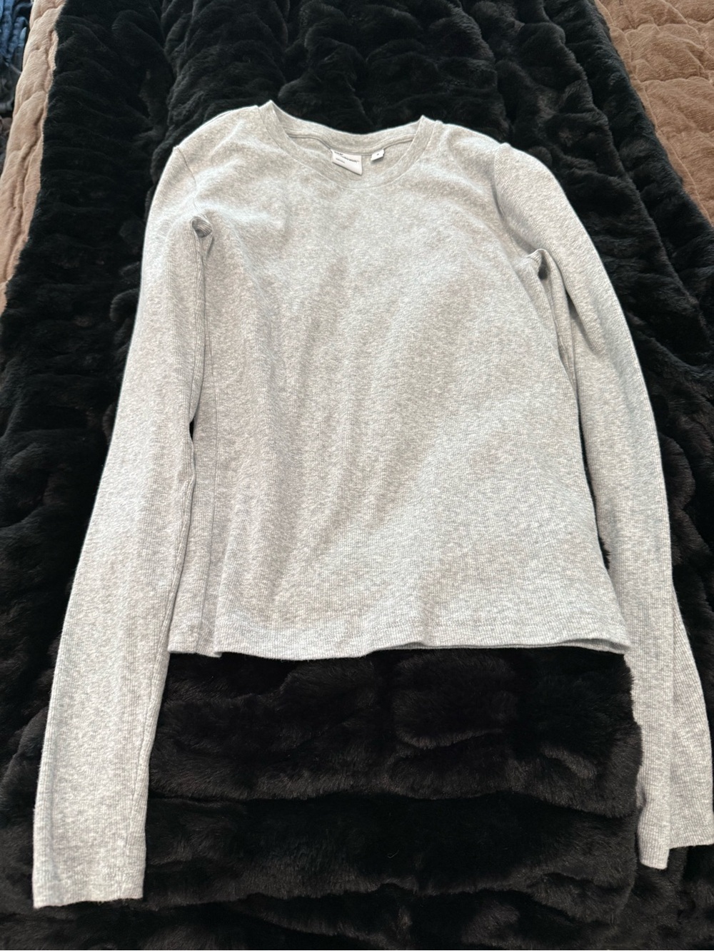 Aritzia Heather Gray Long Sleeve Crew Top